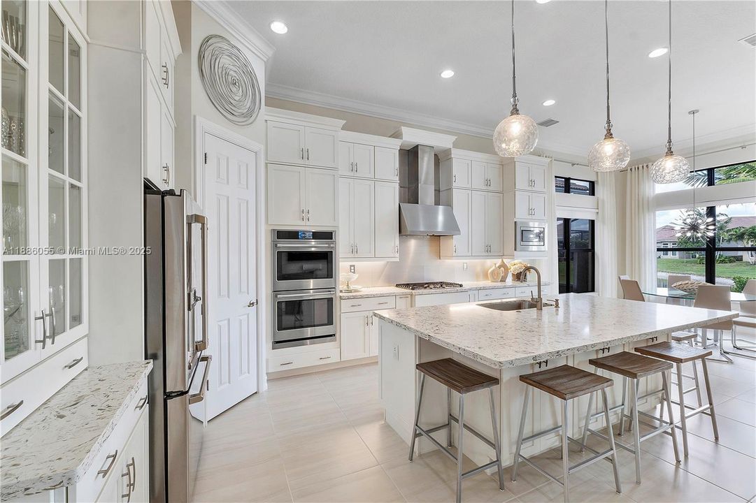 Недавно продано: $980,000 (3 спален, 2 ванн, 2692 Квадратных фут)