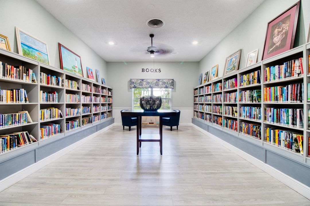 Stuart, FL Condo - Library