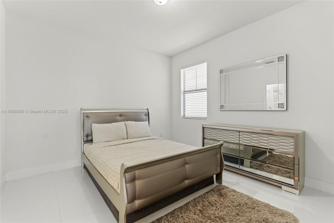 В аренду: $7,000 (4 спален, 4 ванн, 3449 Квадратных фут)