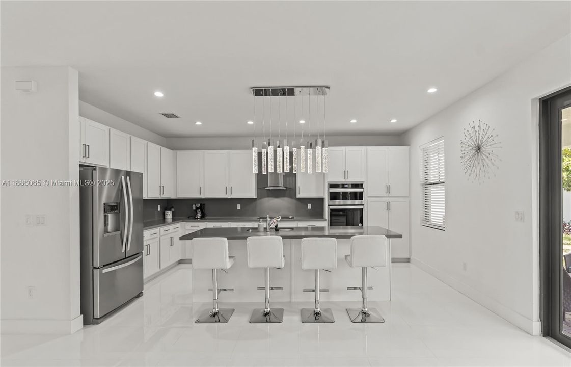 В аренду: $7,000 (4 спален, 4 ванн, 3449 Квадратных фут)