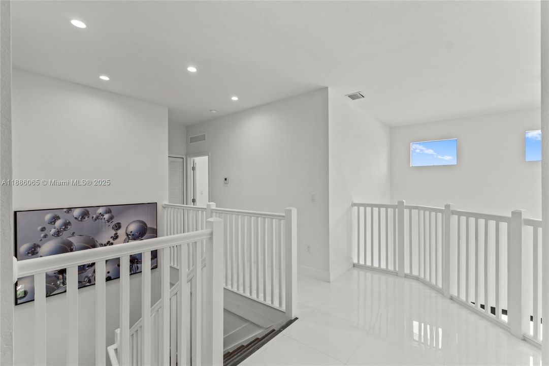 В аренду: $7,000 (4 спален, 4 ванн, 3449 Квадратных фут)