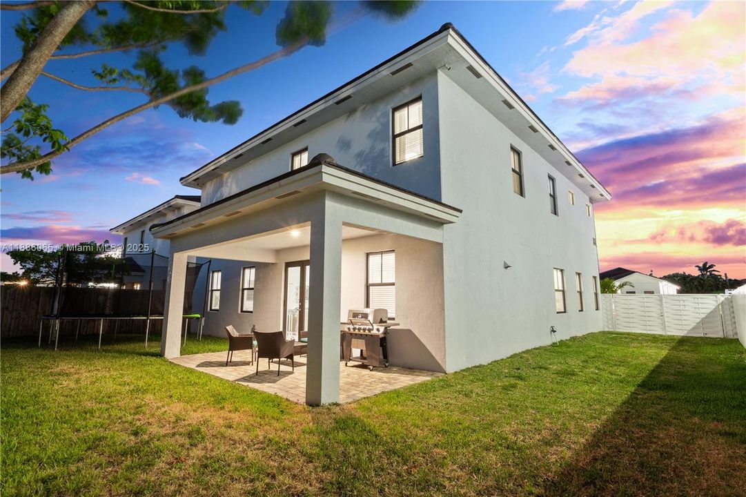 В аренду: $7,000 (4 спален, 4 ванн, 3449 Квадратных фут)