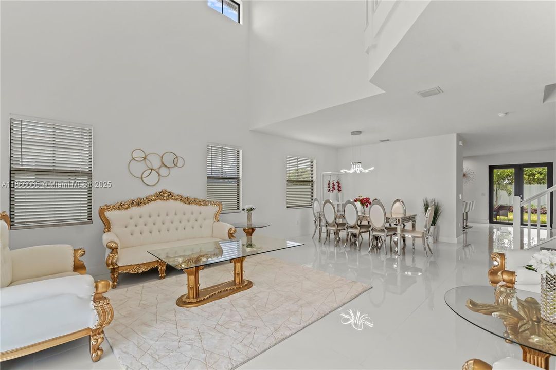 В аренду: $7,000 (4 спален, 4 ванн, 3449 Квадратных фут)