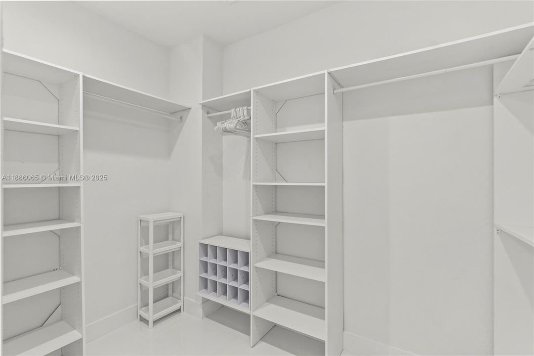 В аренду: $7,000 (4 спален, 4 ванн, 3449 Квадратных фут)