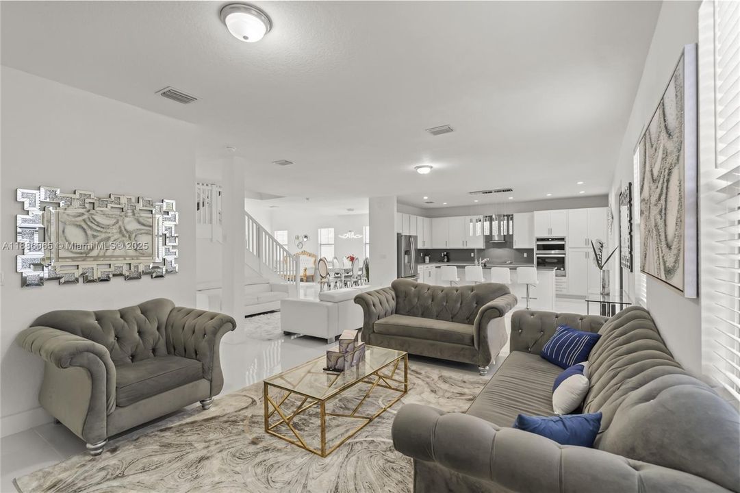 В аренду: $7,000 (4 спален, 4 ванн, 3449 Квадратных фут)