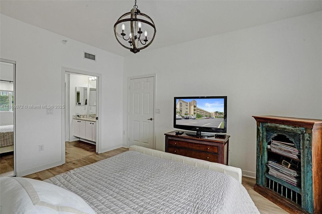 Activo con contrato: $200,000 (2 camas, 2 baños, 1275 Pies cuadrados)