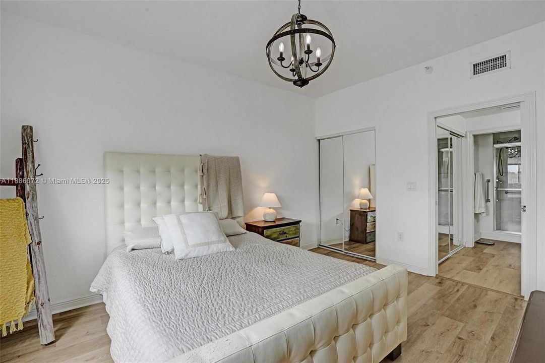 Activo con contrato: $200,000 (2 camas, 2 baños, 1275 Pies cuadrados)