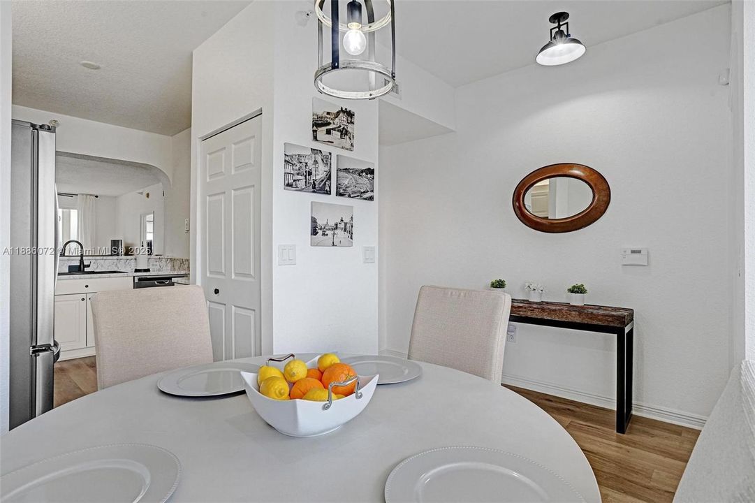 Activo con contrato: $200,000 (2 camas, 2 baños, 1275 Pies cuadrados)