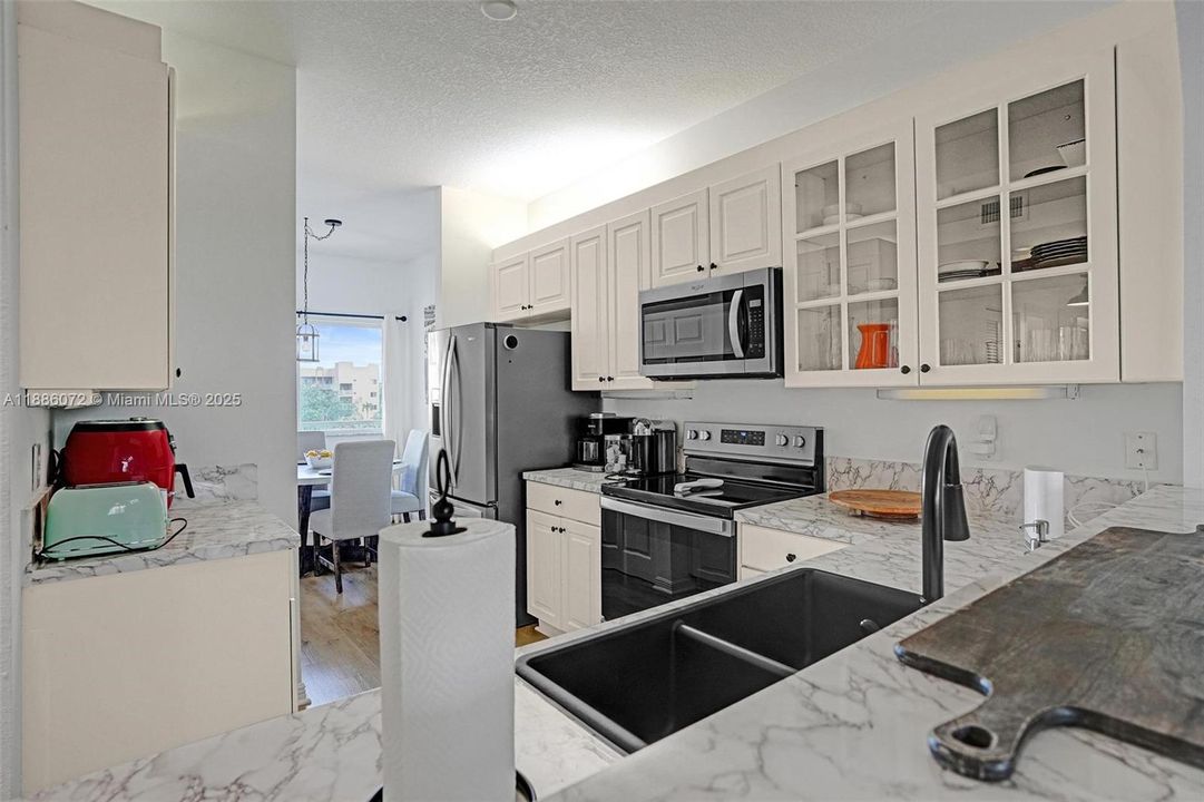 Activo con contrato: $200,000 (2 camas, 2 baños, 1275 Pies cuadrados)