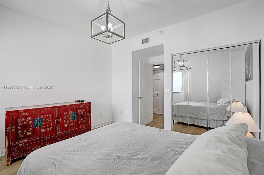 Activo con contrato: $200,000 (2 camas, 2 baños, 1275 Pies cuadrados)