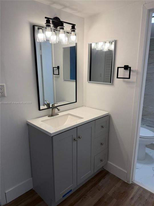 合同活跃: $1,825 (2 贝兹, 2 浴室, 1290 平方英尺)