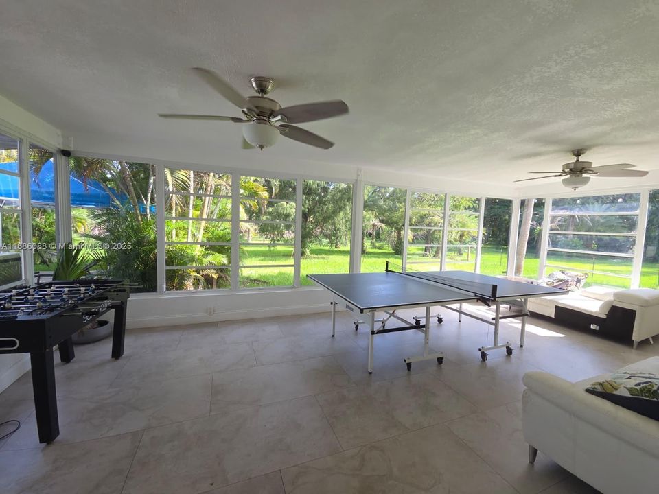 В аренду: $9,000 (4 спален, 3 ванн, 2488 Квадратных фут)