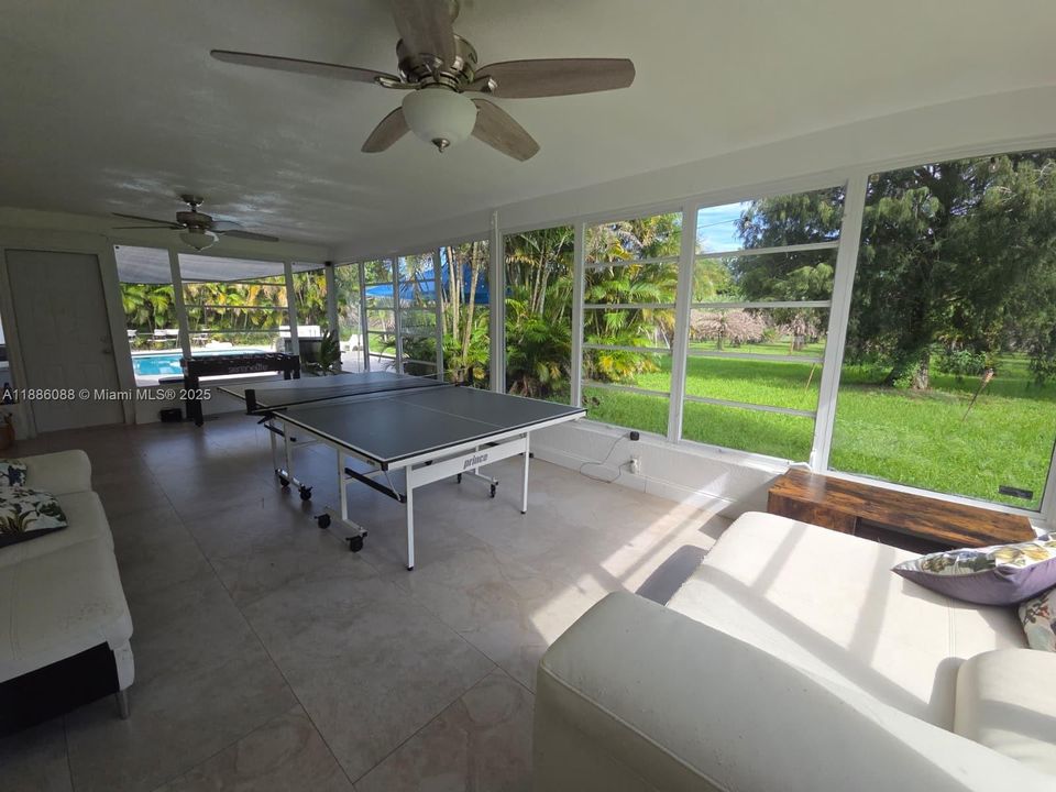 В аренду: $9,000 (4 спален, 3 ванн, 2488 Квадратных фут)