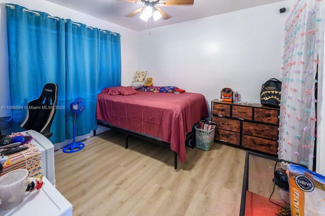 For Sale: $555,000 (0 beds, 0 baths, 1375 Square Feet)