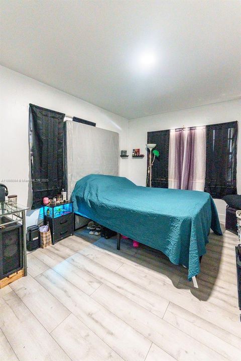 For Sale: $555,000 (0 beds, 0 baths, 1375 Square Feet)