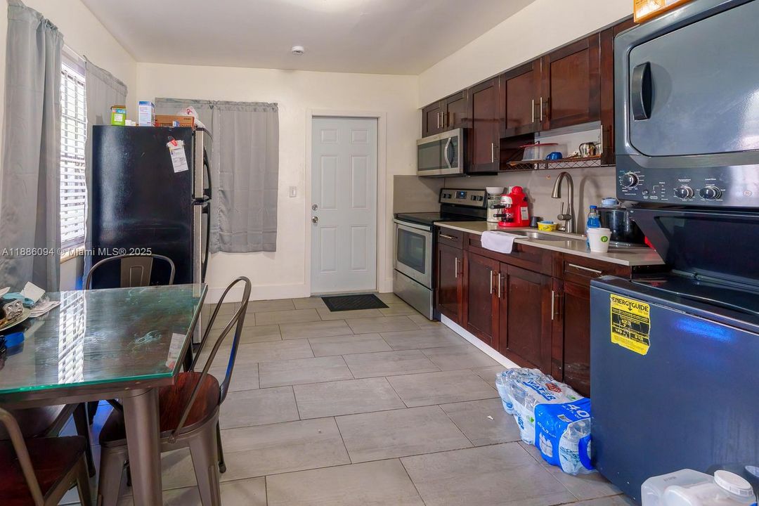 For Sale: $555,000 (0 beds, 0 baths, 1375 Square Feet)