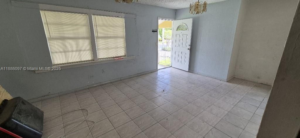 Active With Contract: $499,995 (3 beds, 3 baths, 2074 Square Feet)