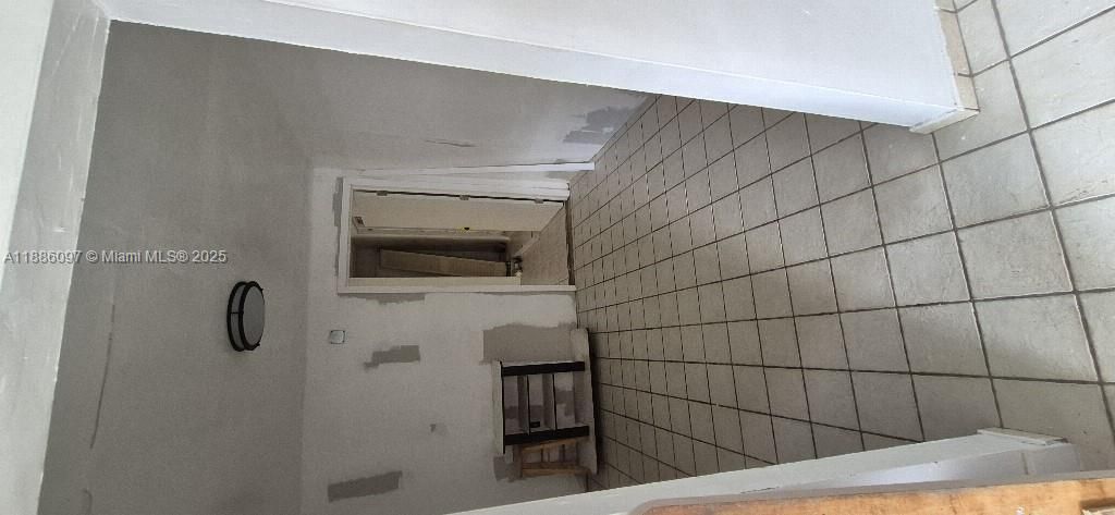 Active With Contract: $499,995 (3 beds, 3 baths, 2074 Square Feet)