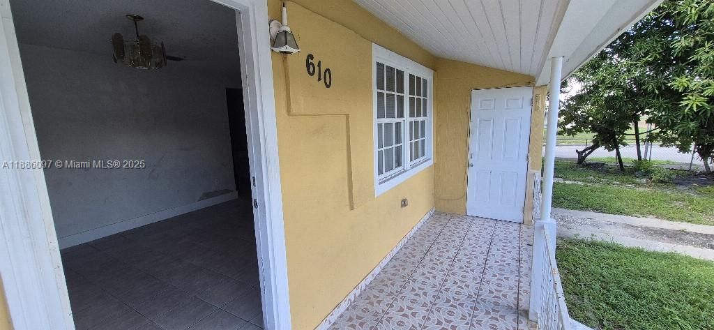 Active With Contract: $499,995 (3 beds, 3 baths, 2074 Square Feet)