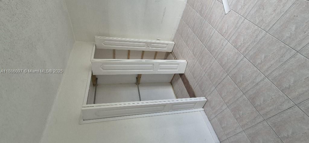 Active With Contract: $499,995 (3 beds, 3 baths, 2074 Square Feet)