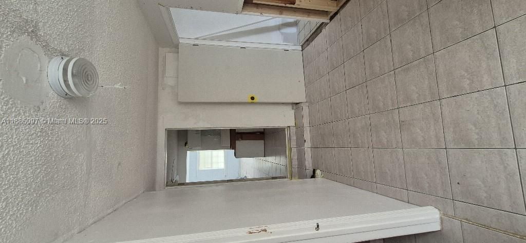 Active With Contract: $499,995 (3 beds, 3 baths, 2074 Square Feet)