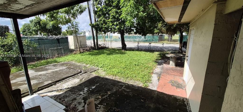 Active With Contract: $499,995 (3 beds, 3 baths, 2074 Square Feet)