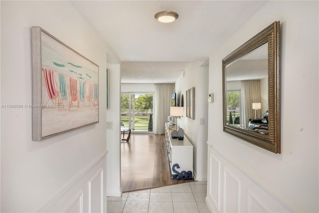 Под контрактом: $149,900 (2 спален, 2 ванн, 1025 Квадратных фут)