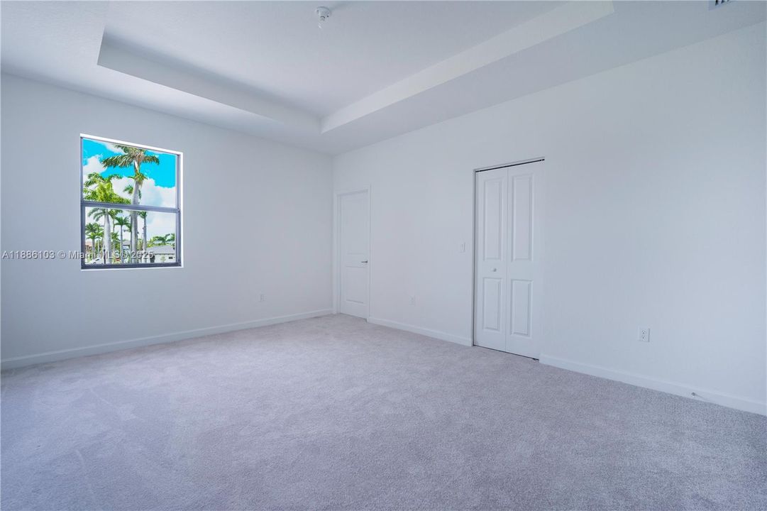 На продажу: $739,000 (3 спален, 2 ванн, 1641 Квадратных фут)