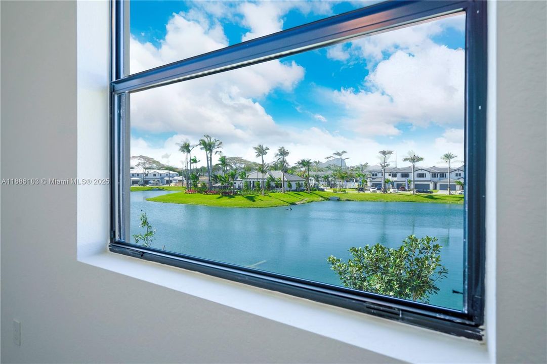 На продажу: $739,000 (3 спален, 2 ванн, 1641 Квадратных фут)