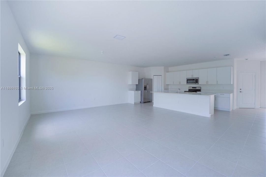 На продажу: $739,000 (3 спален, 2 ванн, 1641 Квадратных фут)