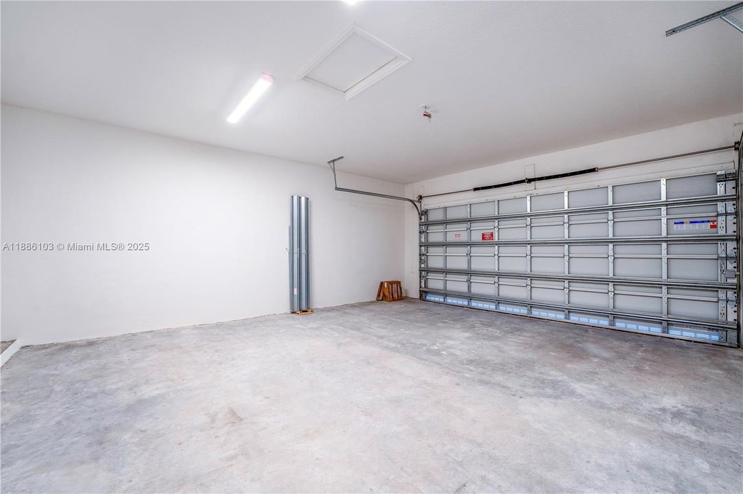 На продажу: $739,000 (3 спален, 2 ванн, 1641 Квадратных фут)