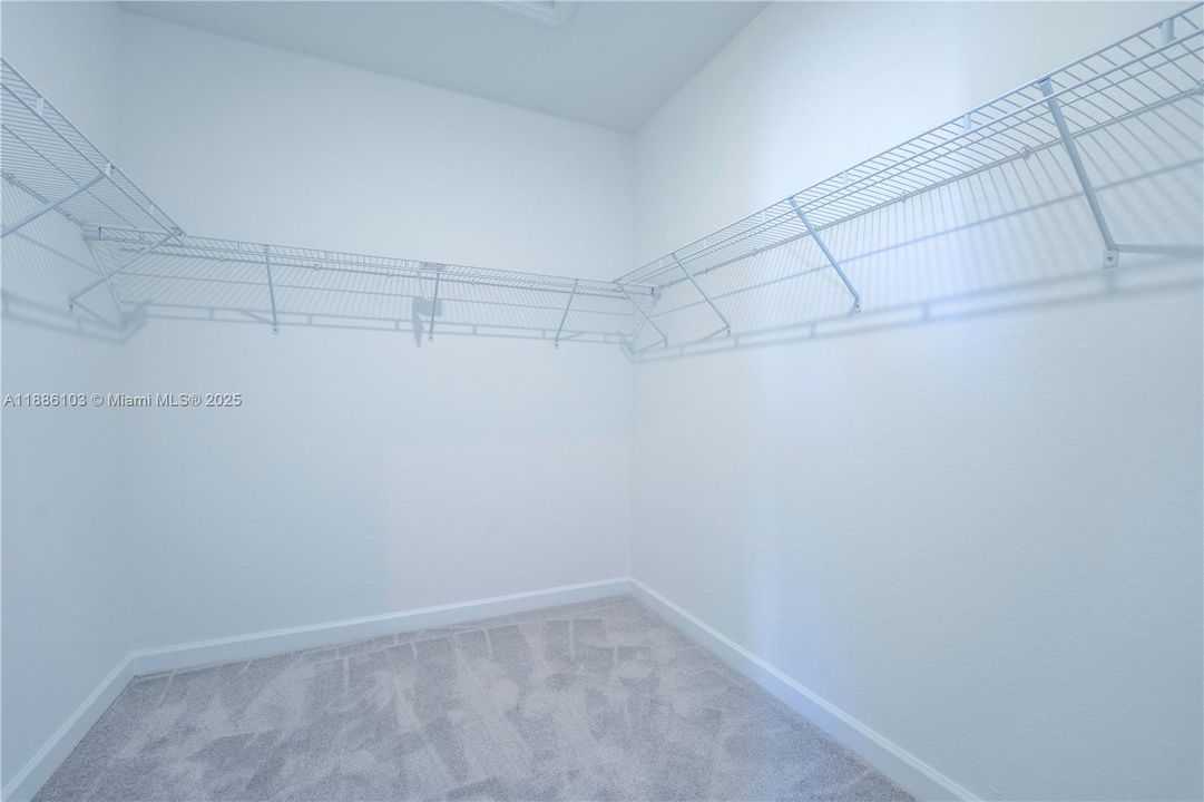 На продажу: $739,000 (3 спален, 2 ванн, 1641 Квадратных фут)