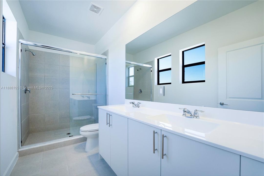 На продажу: $739,000 (3 спален, 2 ванн, 1641 Квадратных фут)