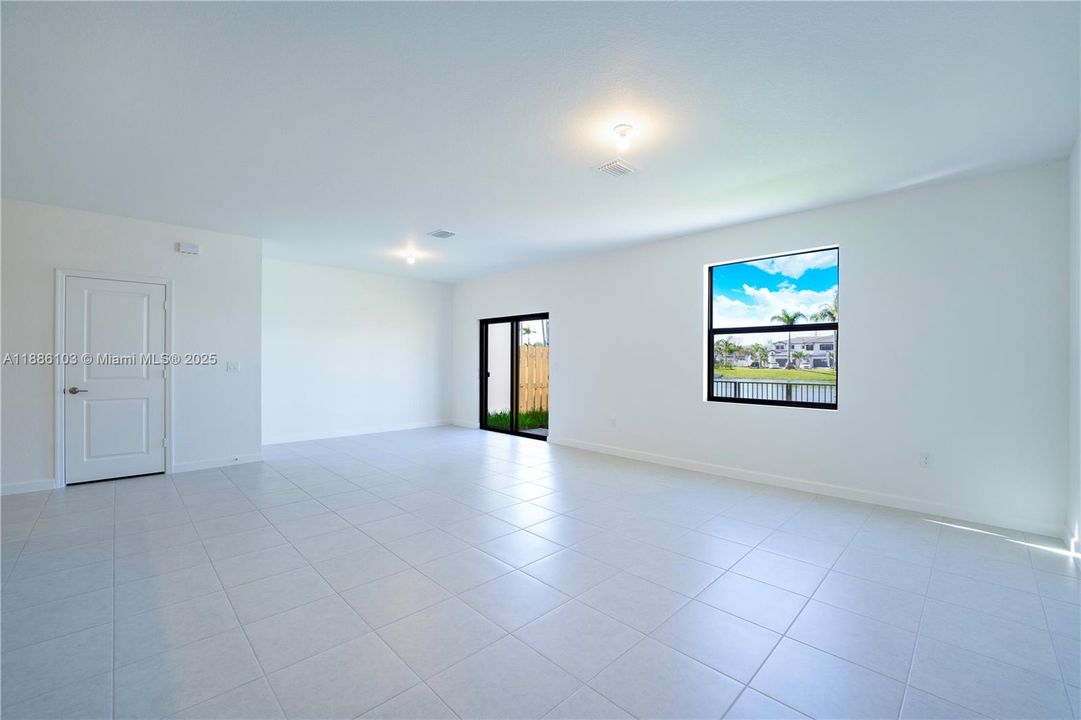 На продажу: $739,000 (3 спален, 2 ванн, 1641 Квадратных фут)