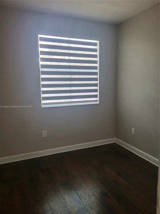 Active With Contract: $199,900 (3 beds, 2 baths, 1182 Square Feet)