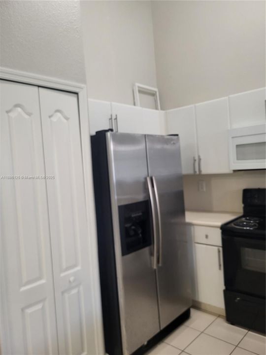 Active With Contract: $199,900 (3 beds, 2 baths, 1182 Square Feet)