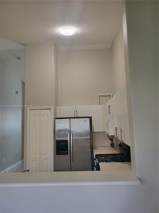 Active With Contract: $199,900 (3 beds, 2 baths, 1182 Square Feet)