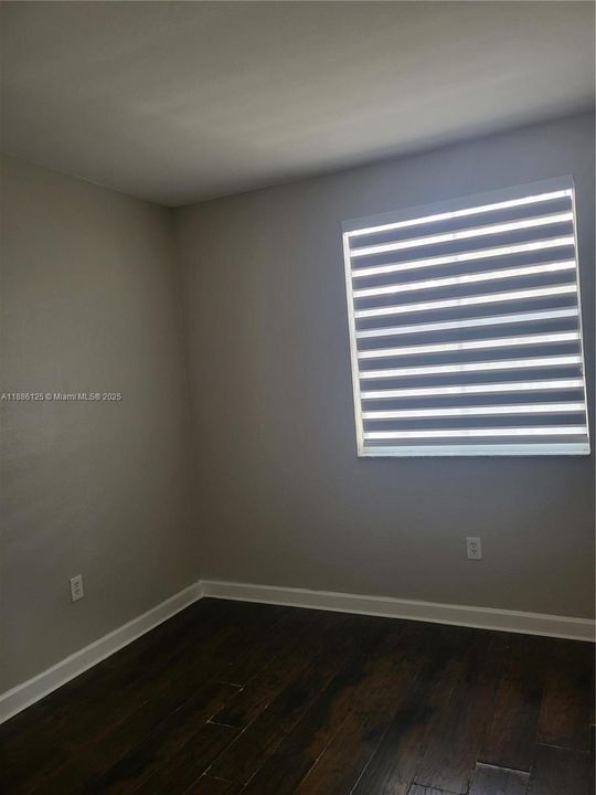 Active With Contract: $199,900 (3 beds, 2 baths, 1182 Square Feet)