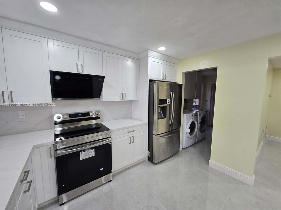 En Renta: $4,300 (4 camas, 3 baños, 1980 Pies cuadrados)