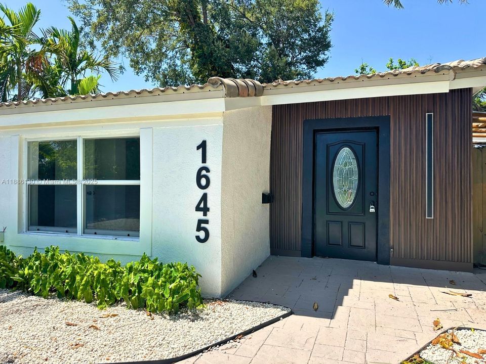 Active With Contract: $4,200 (4 beds, 3 baths, 1633 Square Feet)