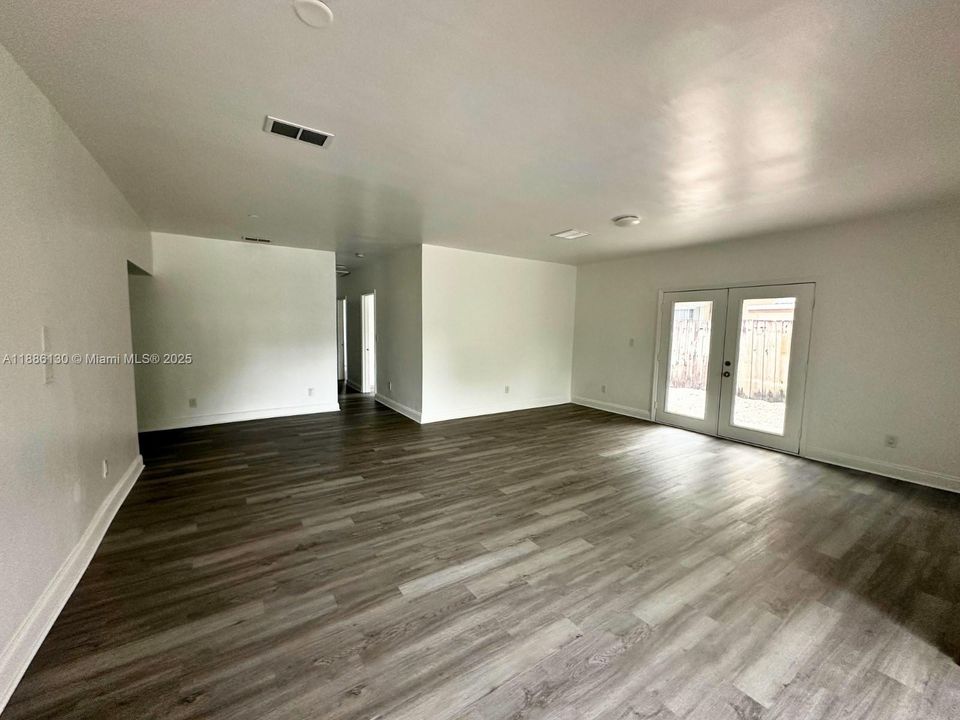 Active With Contract: $4,200 (4 beds, 3 baths, 1633 Square Feet)