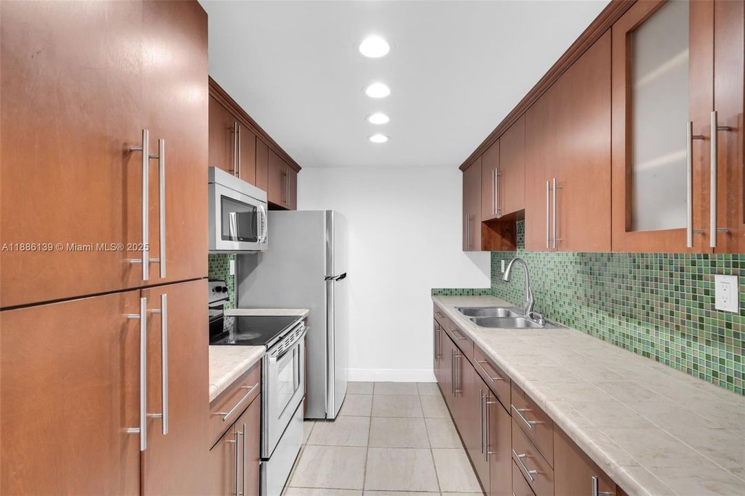 Recientemente alquilado: $2,700 (1 camas, 1 baños, 980 Pies cuadrados)