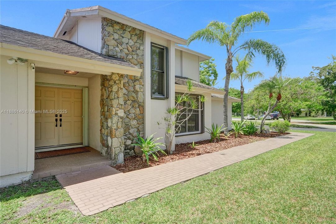 待售: $1,199,000 (5 贝兹, 3 浴室, 3502 平方英尺)