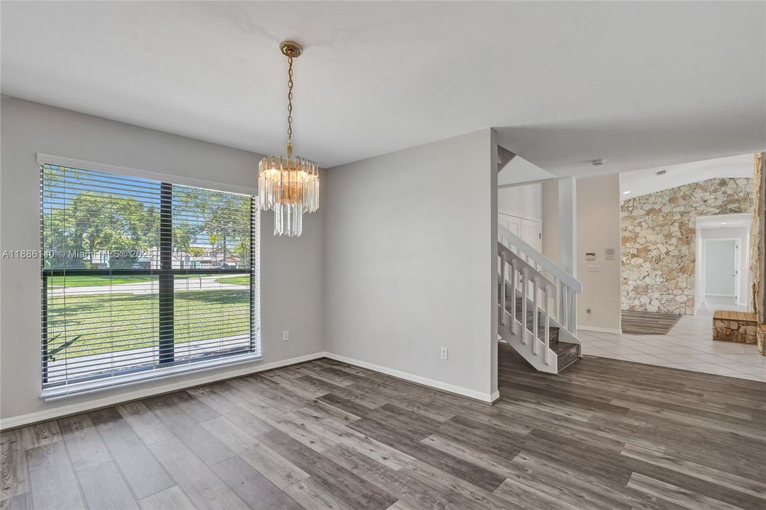 待售: $1,199,000 (5 贝兹, 3 浴室, 3502 平方英尺)