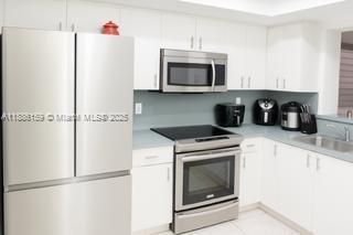 For Sale: $850,000 (4 beds, 3 baths, 1569 Square Feet)
