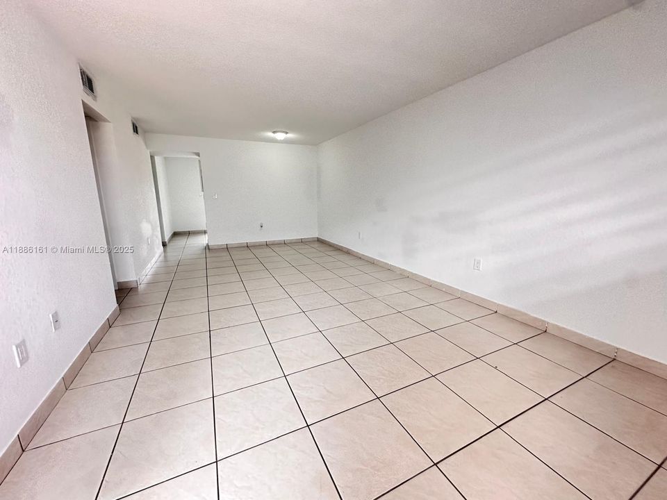 Recientemente alquilado: $2,250 (2 camas, 2 baños, 888 Pies cuadrados)