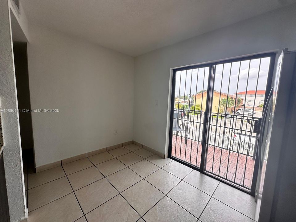 Recientemente alquilado: $2,250 (2 camas, 2 baños, 888 Pies cuadrados)