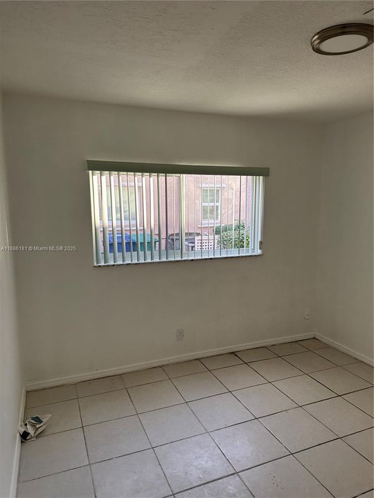 Active With Contract: $2,600 (3 beds, 2 baths, 3201 Square Feet)