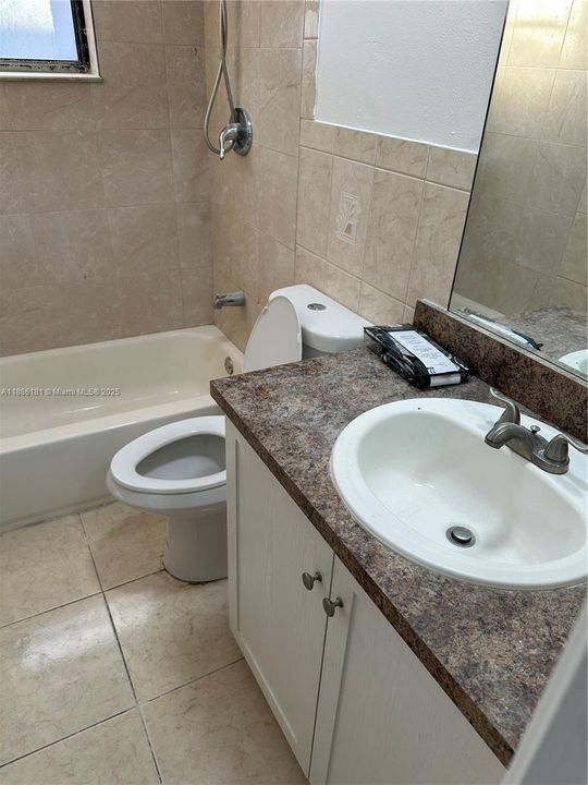 Active With Contract: $2,600 (3 beds, 2 baths, 3201 Square Feet)