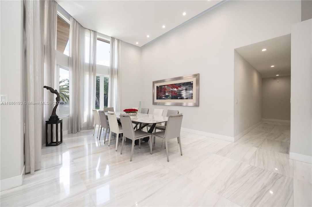 待售: $4,680,000 (5 贝兹, 5 浴室, 6636 平方英尺)